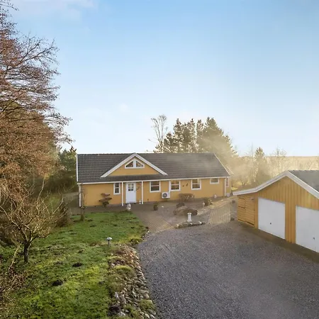 Holiday home Annestine - 50m From The Sea In Ne Jutland By Interhome