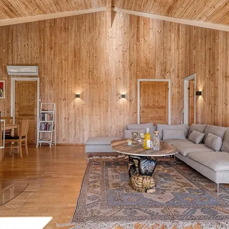 Annestine - 200m From The Sea By Interhome