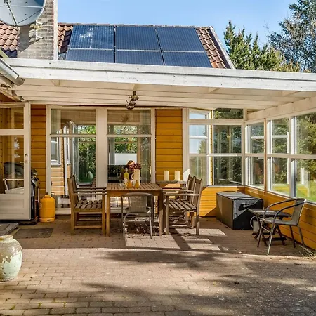 Vakantiehuis Annestine - 200m From The Sea By Interhome